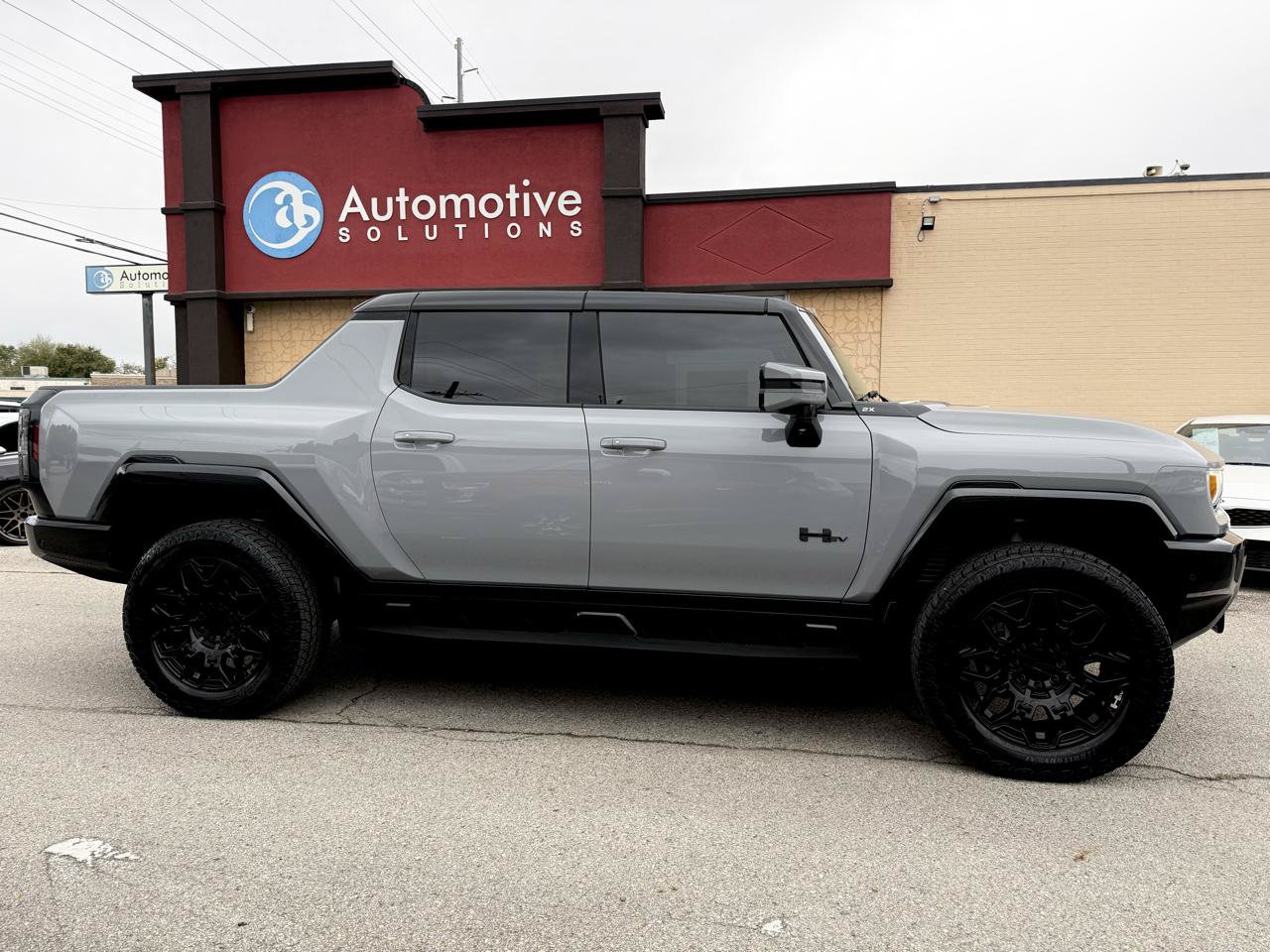 Used 2025 GMC Hummer EV 2X AWD/4WD image 6