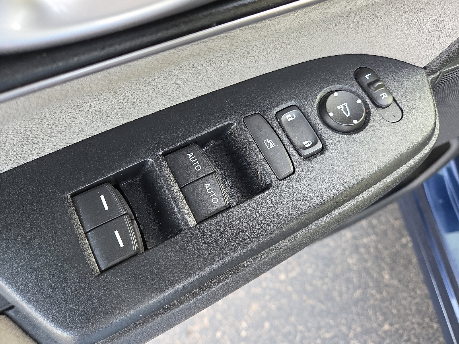 Used 2019 Honda CR-V EX image 12