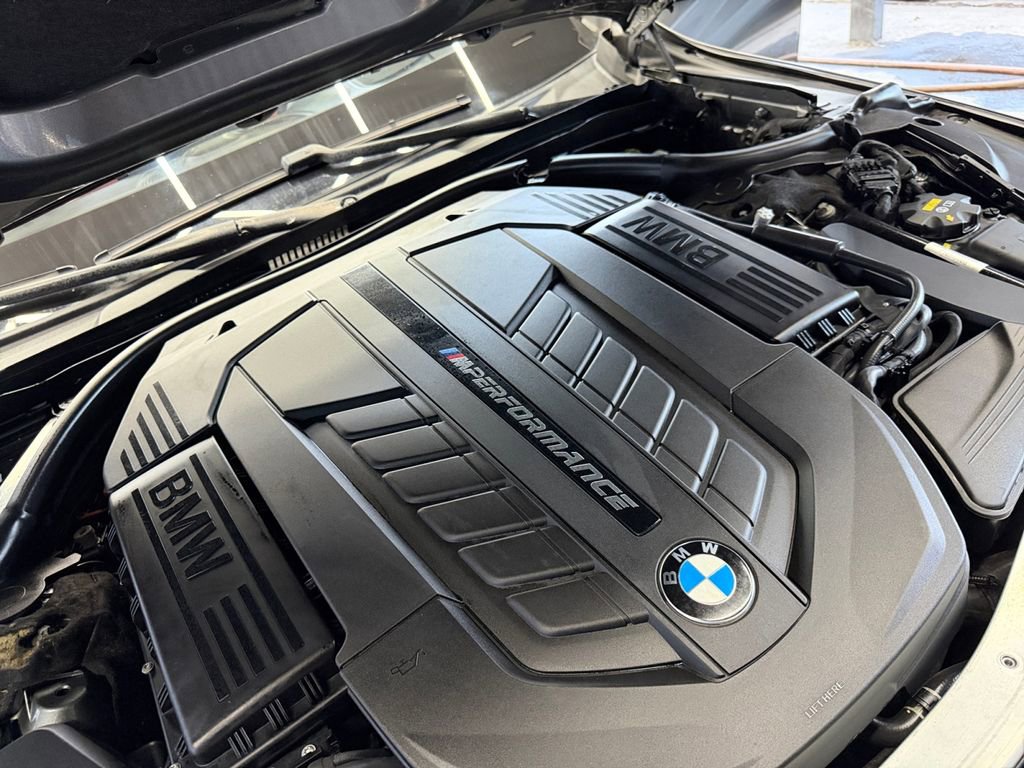Used 2018 BMW M760i xDrive AWD/4WD image 30