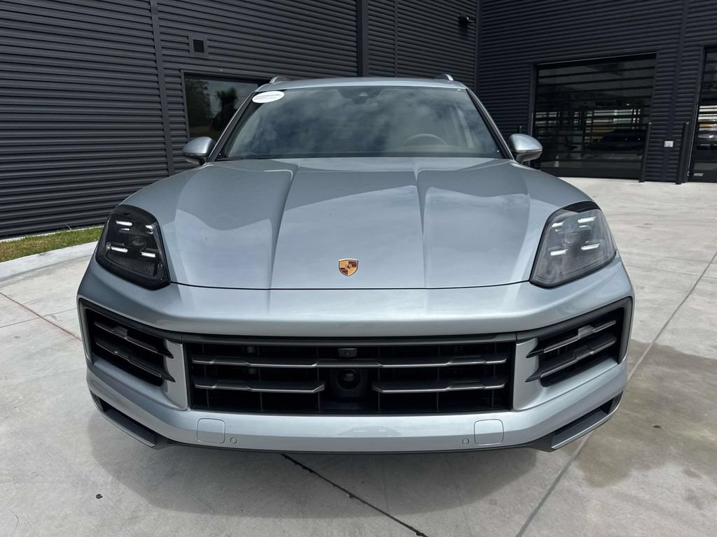Certified 2025 Porsche Cayenne AWD/4WD image 6