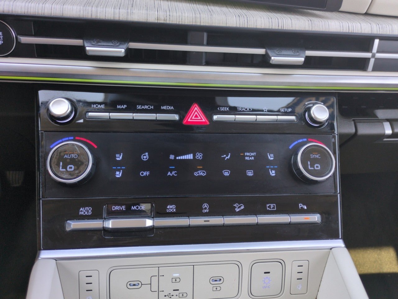 Used 2025 Hyundai Santa Fe Calligraphy AWD/4WD image 21