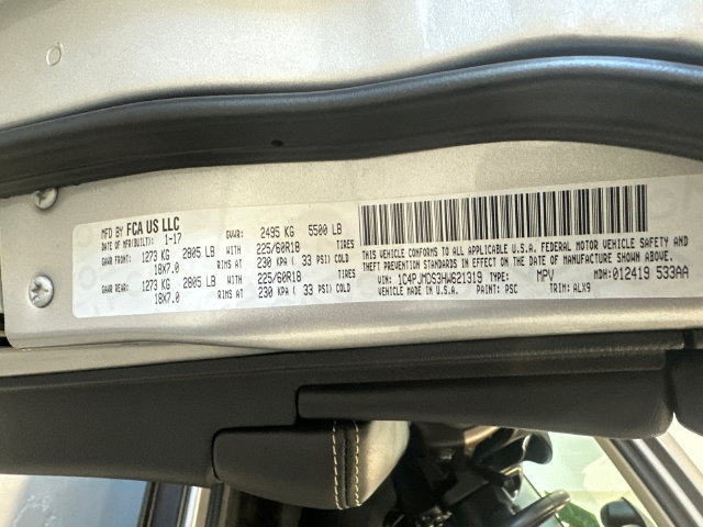 Used 2017 Jeep Cherokee Limited AWD/4WD image 34