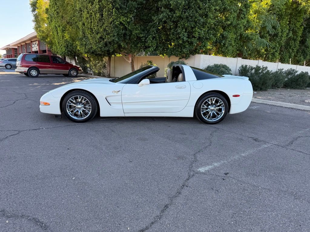 Used 2003 Chevrolet Corvette Coupe w/ Preferred Equipment Group image 5