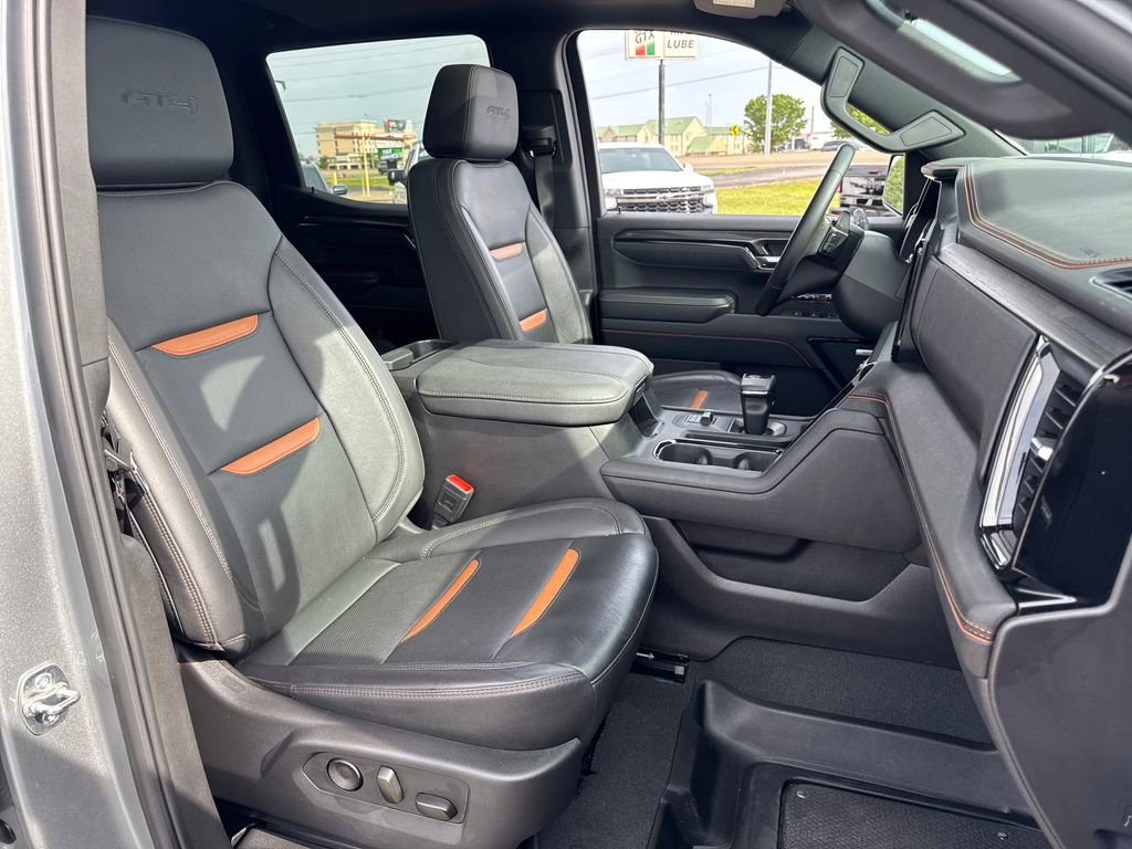 Used 2025 GMC Sierra 1500 AT4 w/ AT4 Premium Package AWD/4WD image 14