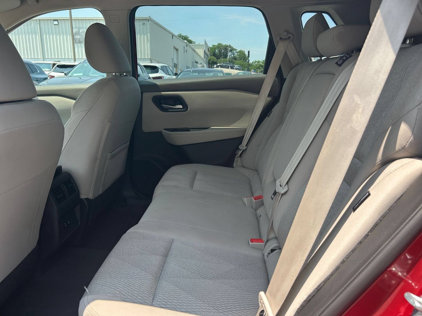 Used 2025 Nissan Rogue SV AWD/4WD image 18