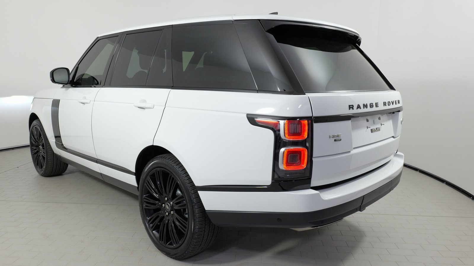 Used 2022 Land Rover Range Rover Westminster Edition image 13