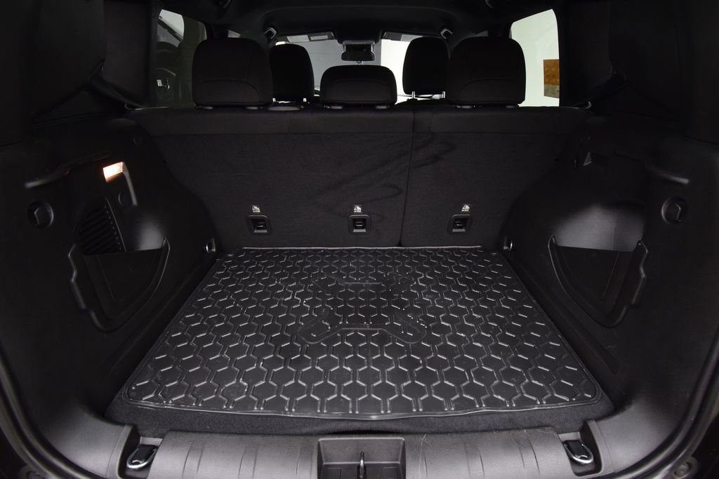 Certified 2022 Jeep Renegade Altitude image 28