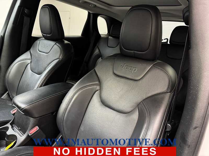 Used 2019 Jeep Cherokee Limited image 14