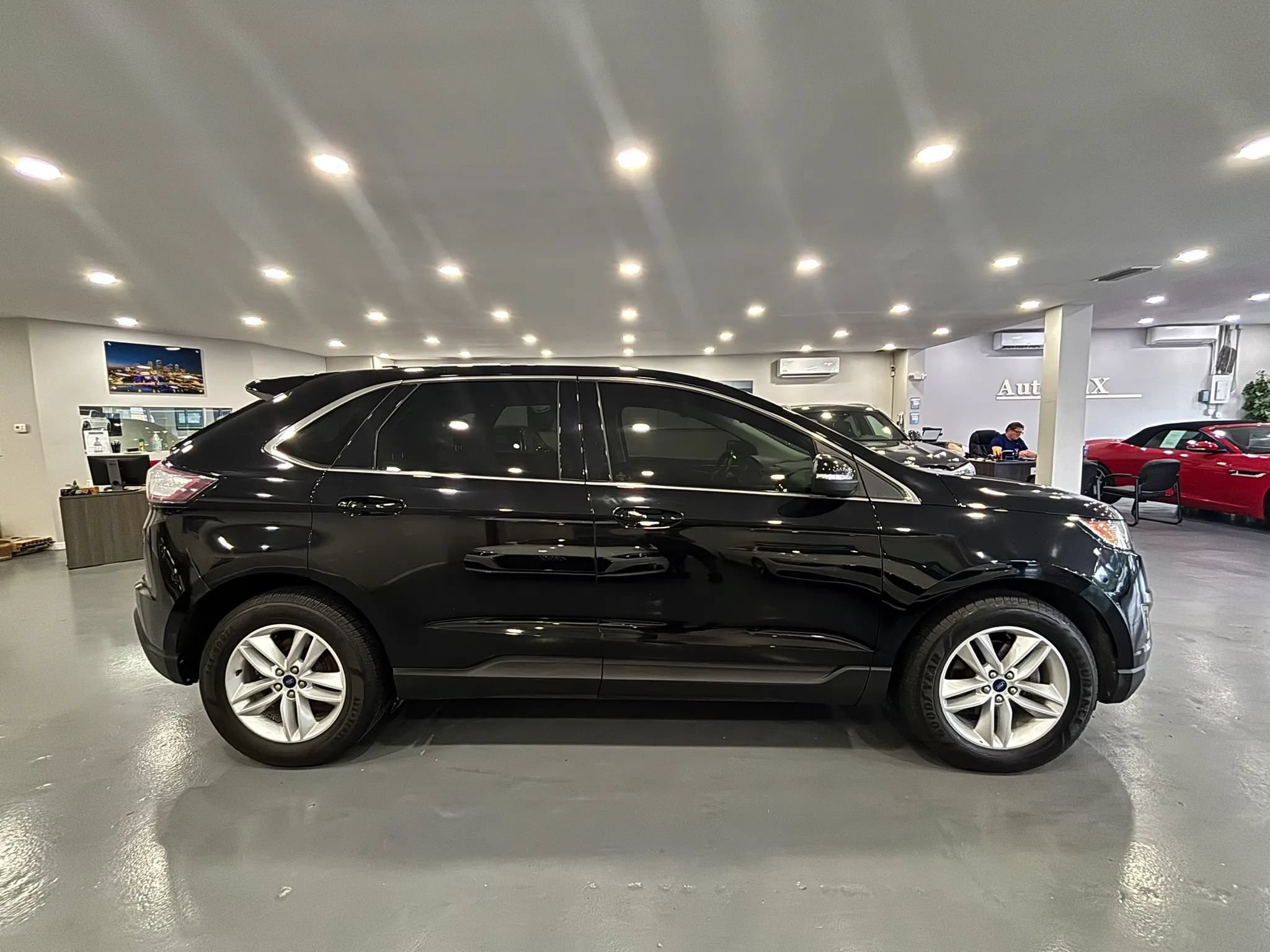 Used 2017 Ford Edge SEL w/ Equipment Group 201A FWD image 8