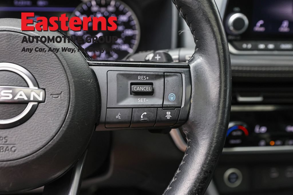 Used 2023 Nissan Rogue SV w/ SV Premium Package AWD/4WD image 16