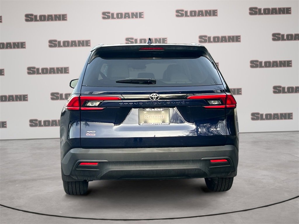 Used 2024 Toyota Grand Highlander XLE image 4