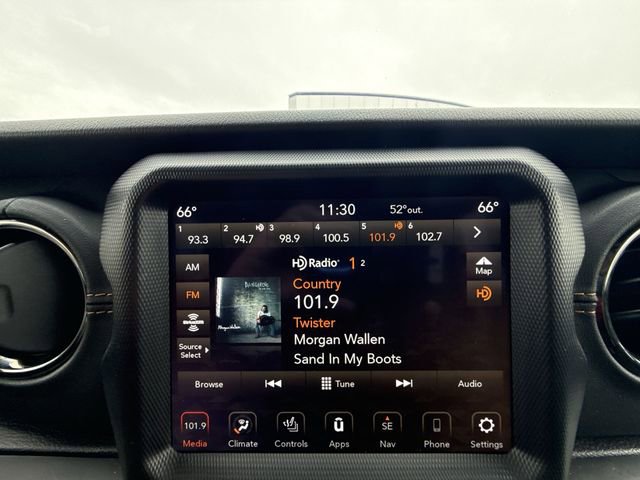 Used 2022 Jeep Gladiator Overland image 16