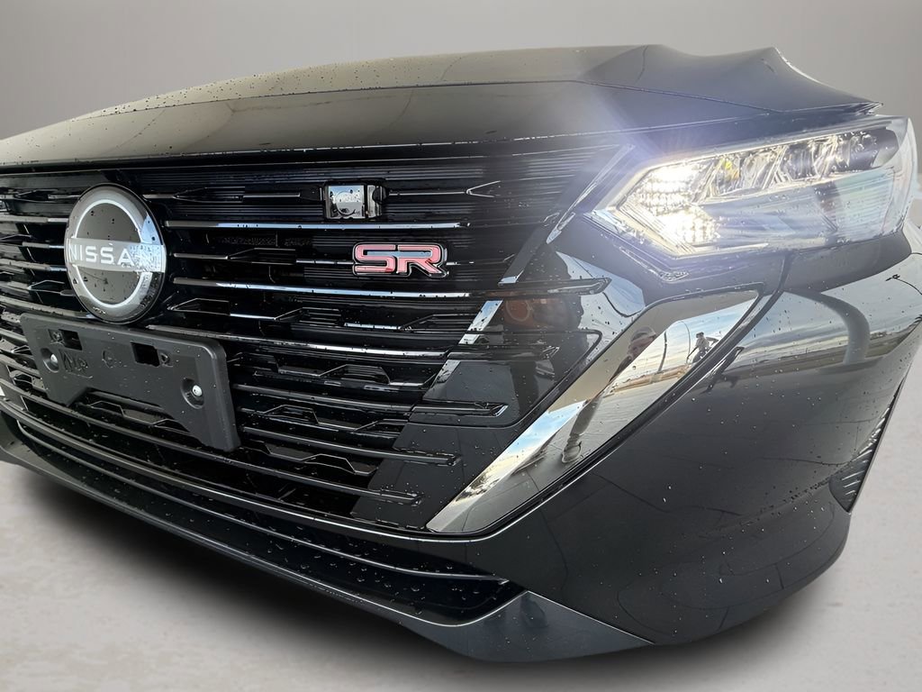 Used 2025 Nissan Sentra SR image 2