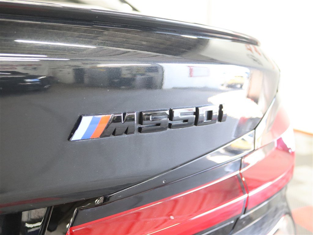 Used 2020 BMW M550i xDrive w/ Executive Package image 7