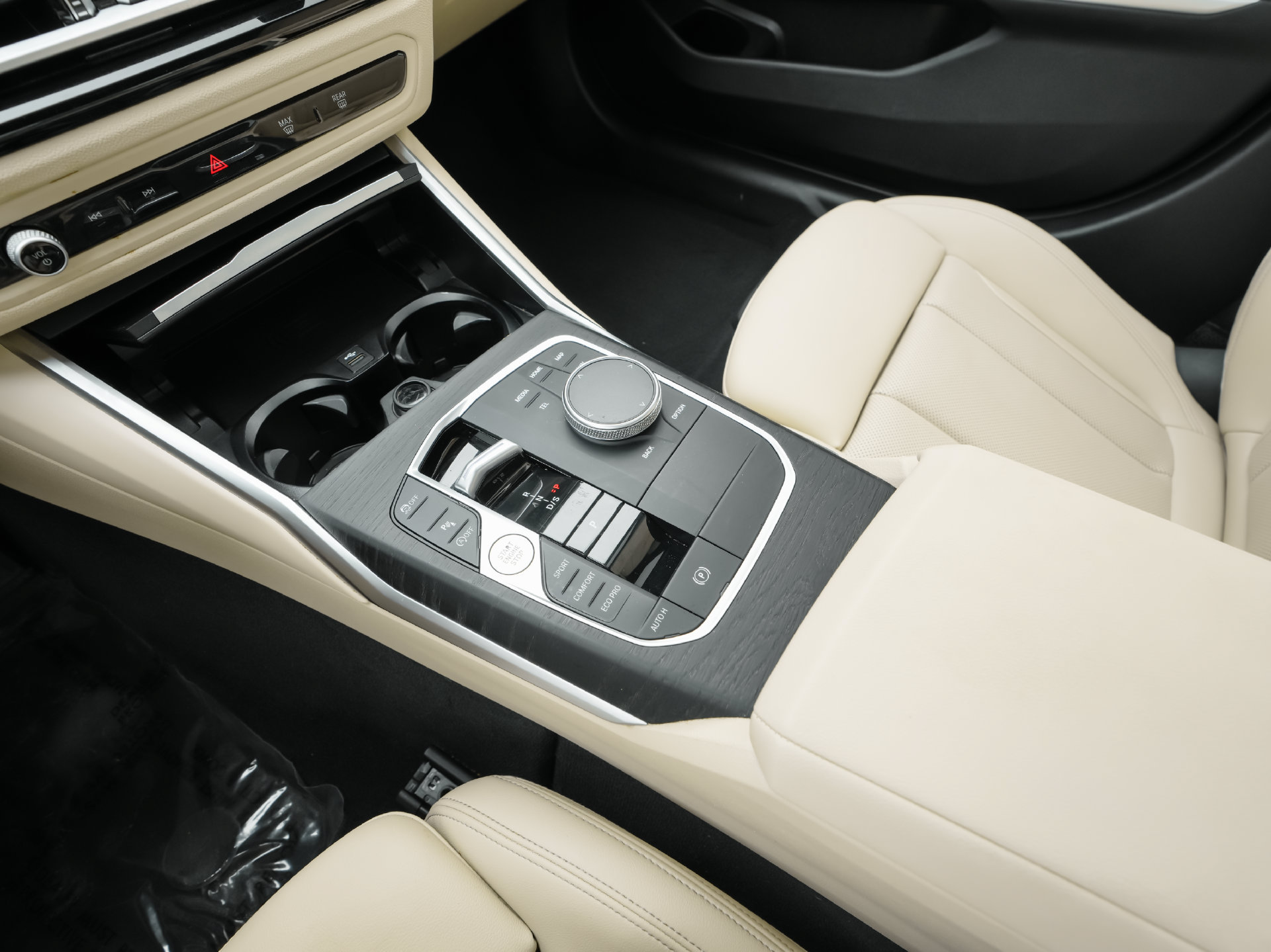 Used 2024 BMW 330i Sedan w/ Convenience Package RWD image 15