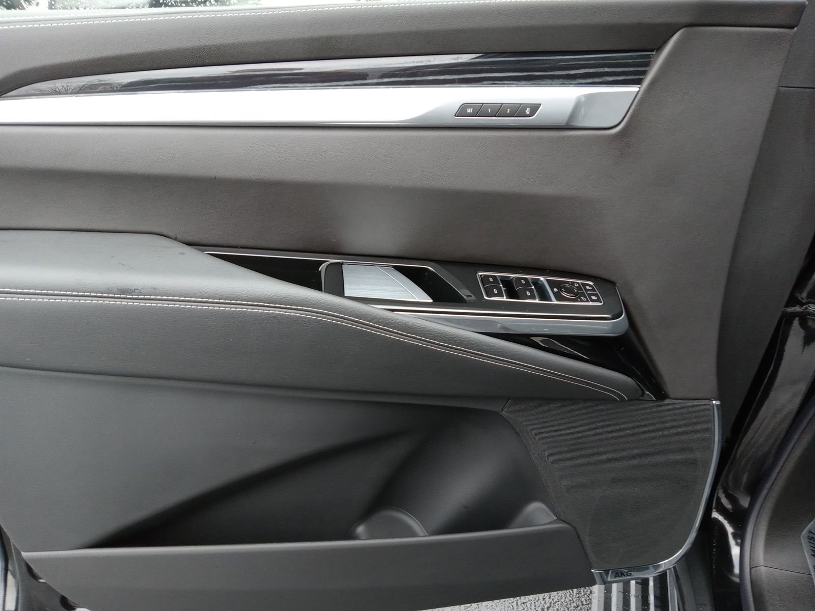 Certified 2026 Cadillac Escalade ESV Sport w/ LPO, ONYX Package image 9