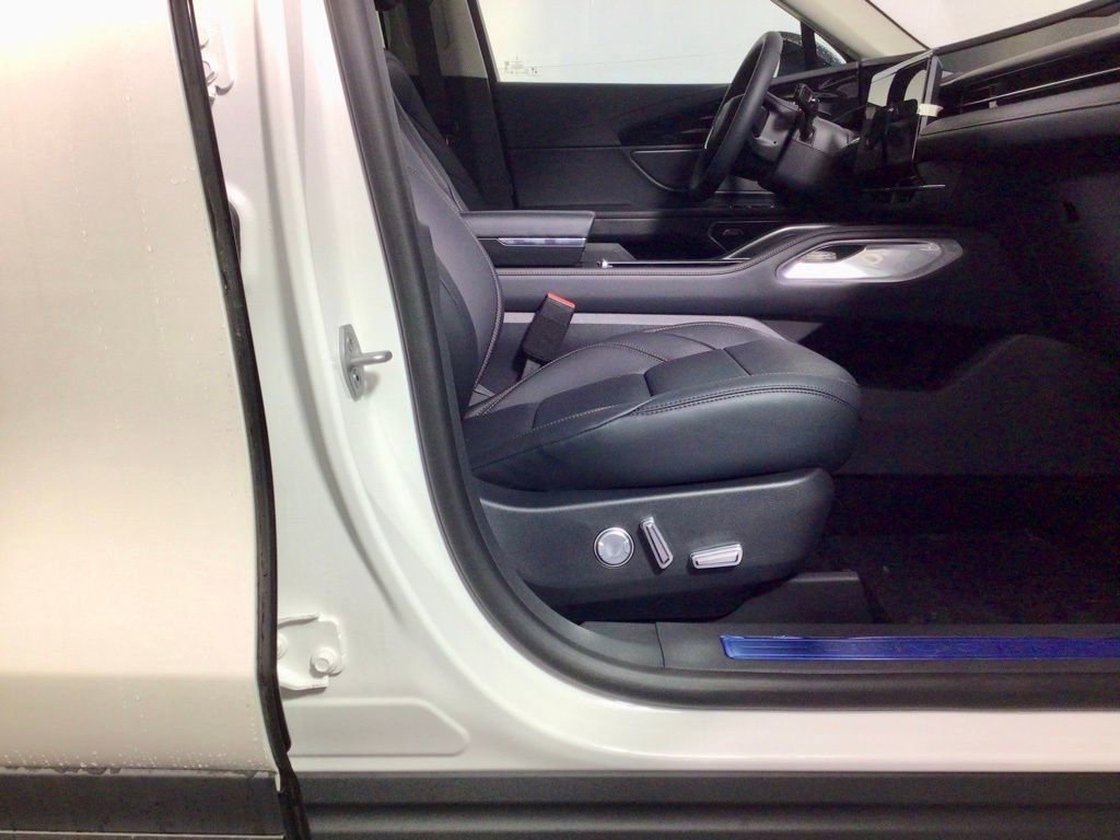 New 2026 Lincoln Nautilus Premier w/ Equipment Group 102A image 36