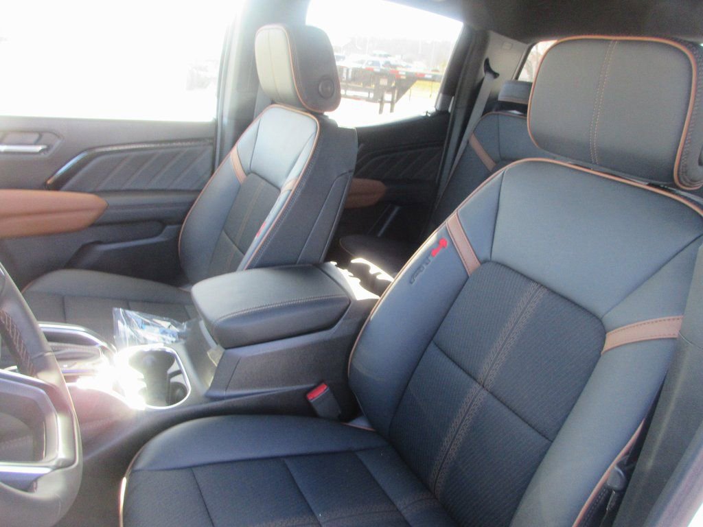 New 2026 GMC Canyon AT4 image 13