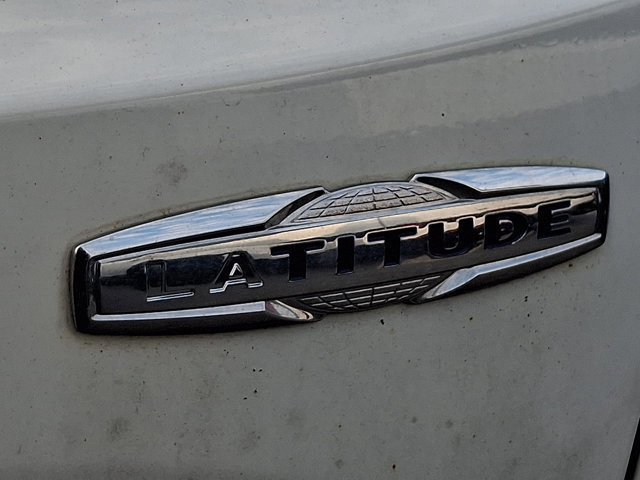 Used 2018 Jeep Renegade Latitude w/ Cold Weather Group image 4