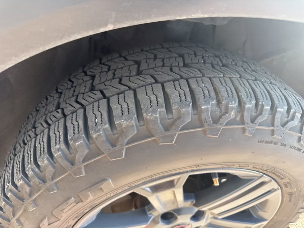 Used 2025 Nissan Rogue SV image 27