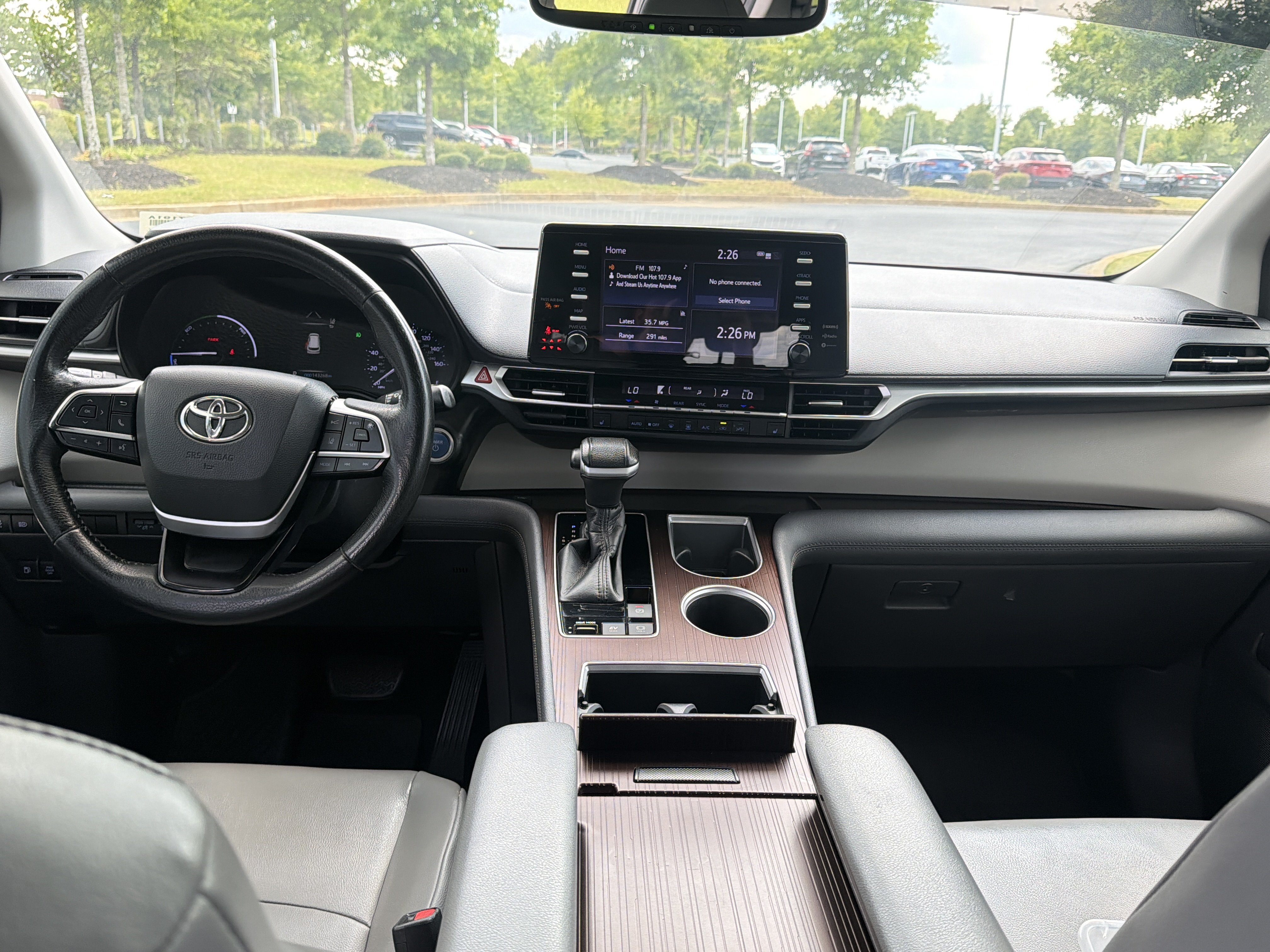 Used 2022 Toyota Sienna XLE FWD image 29