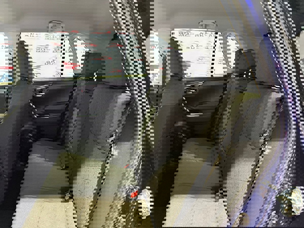 Used 2022 Toyota RAV4 XLE image 40