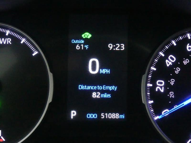 Used 2021 Toyota RAV4 LE image 31