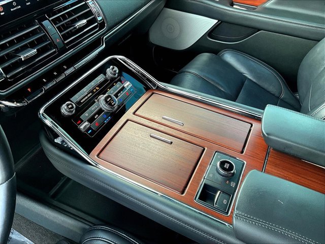 Used 2023 Lincoln Navigator L Reserve RWD image 15