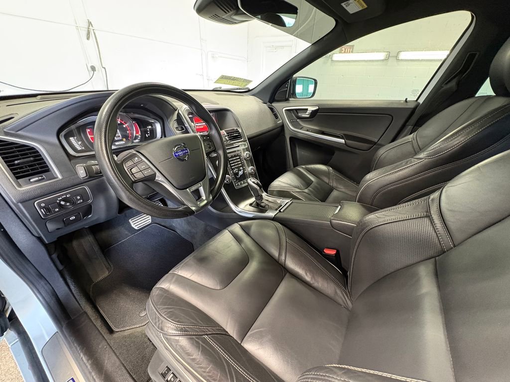 Used 2017 Volvo XC60 T6 R-Design w/ Protection Package image 16