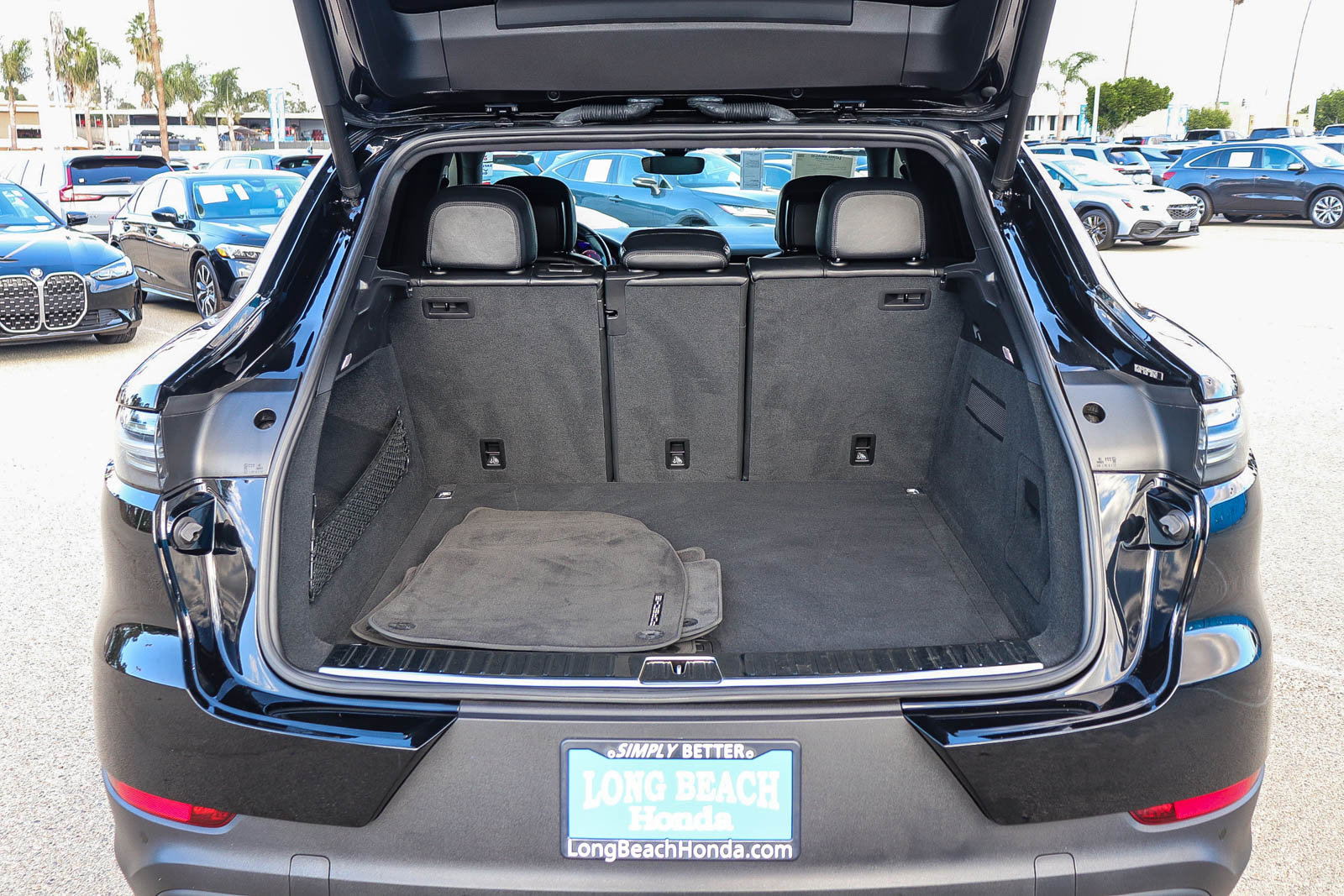 Used 2021 Porsche Cayenne Base image 27