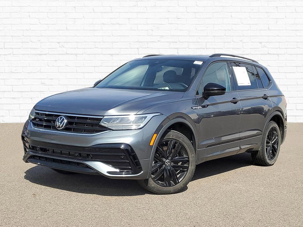 Used 2022 Volkswagen Tiguan SE R-Line image 1