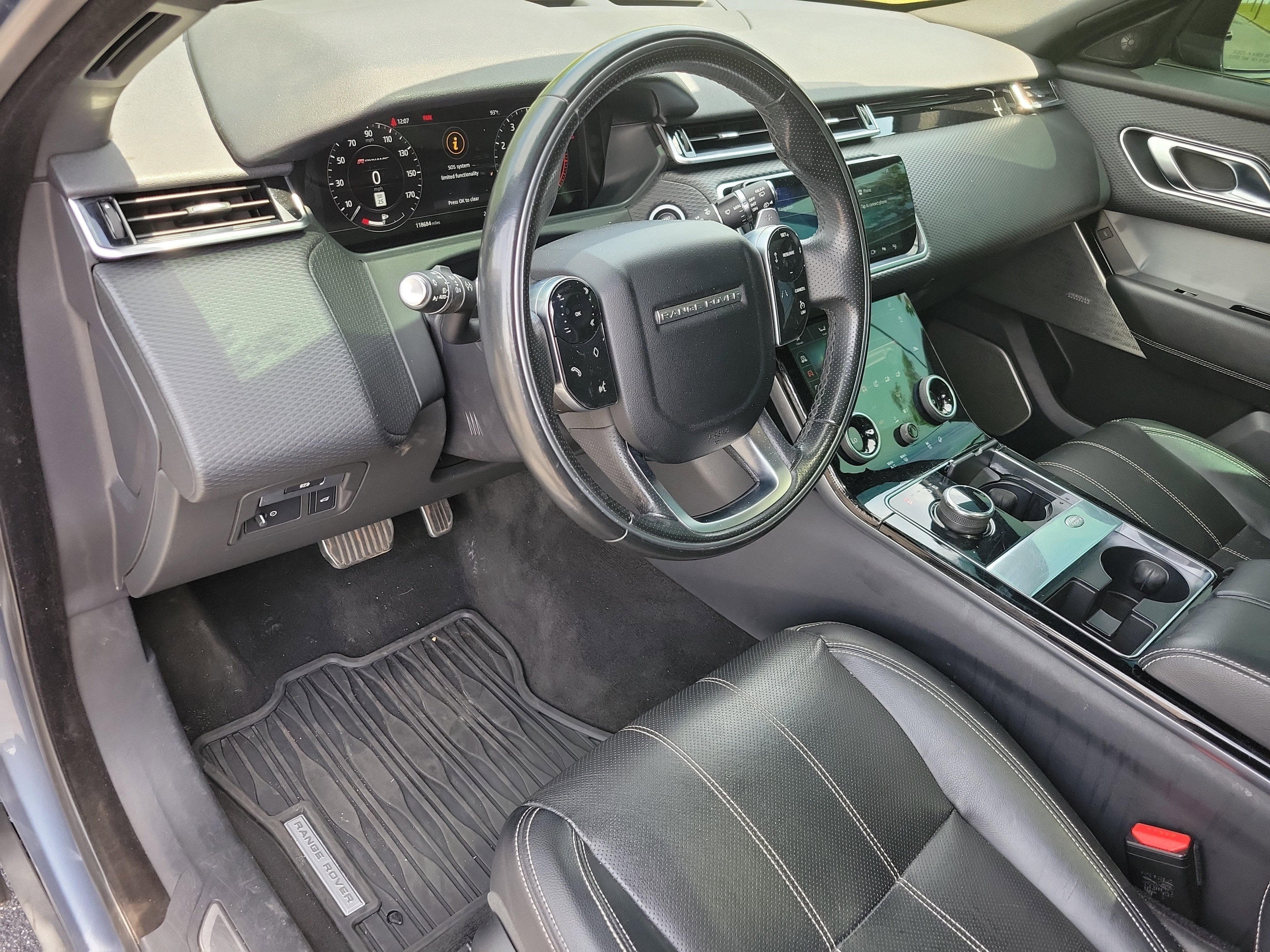 Used 2019 Land Rover Range Rover Velar R-Dynamic SE image 3