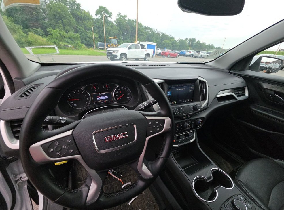 Used 2023 GMC Terrain SLT w/ LPO, Floor Liner Package AWD/4WD image 5