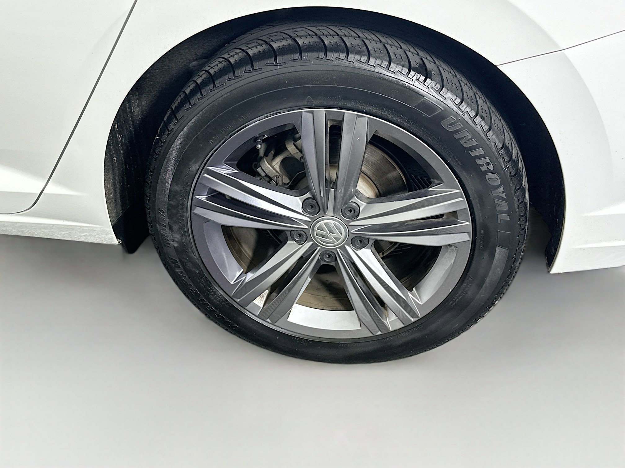 Used 2019 Volkswagen Jetta R-Line w/ R-Line Cold Weather Package FWD image 11