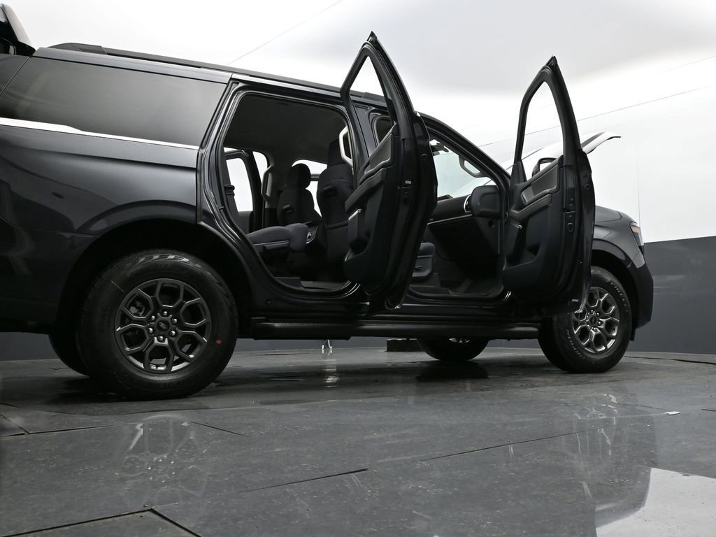 New 2025 Ford Expedition Active image 35