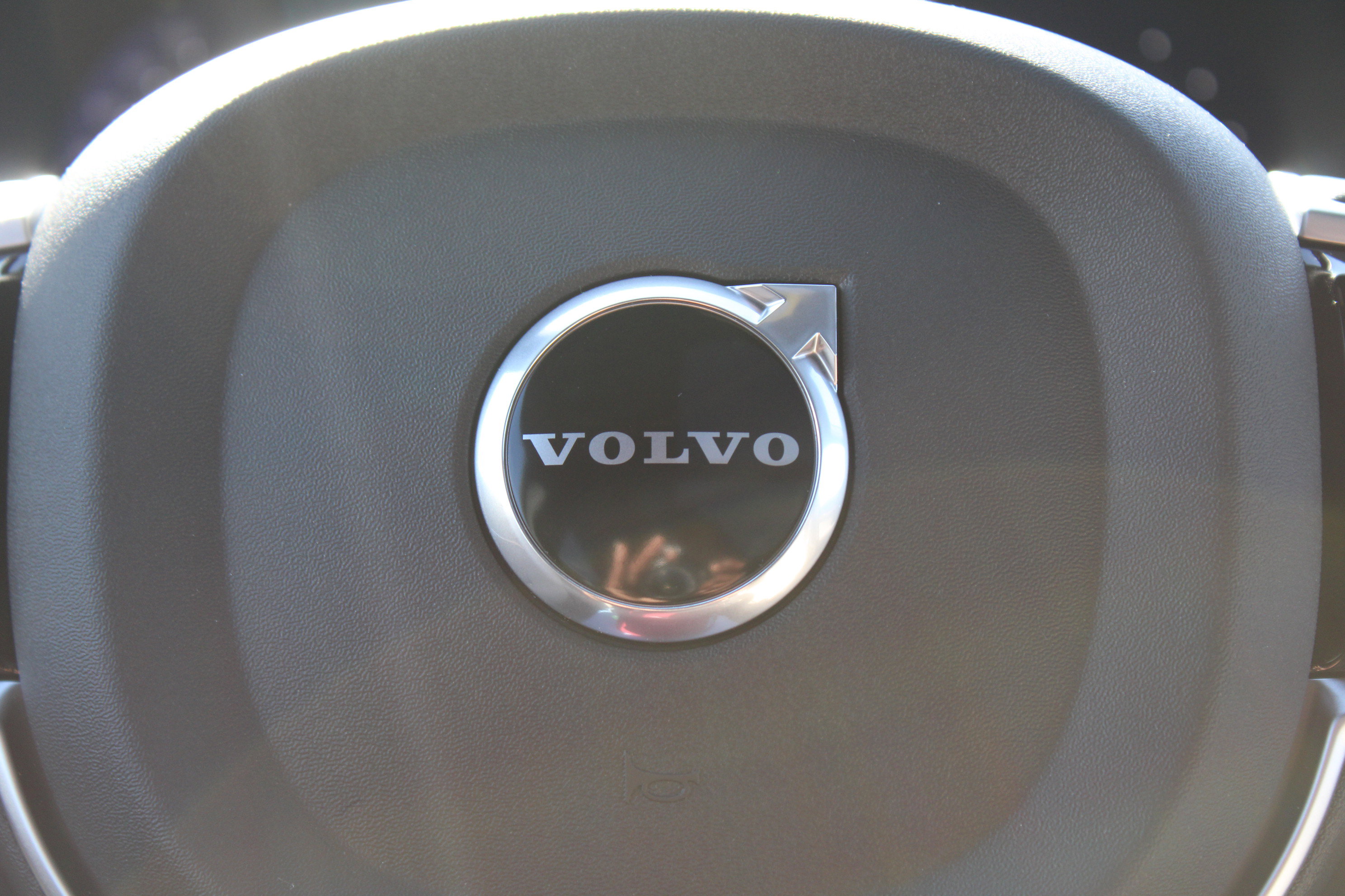 New 2026 Volvo XC90 T8 Plus w/ Protection Package Premier AWD/4WD image 18