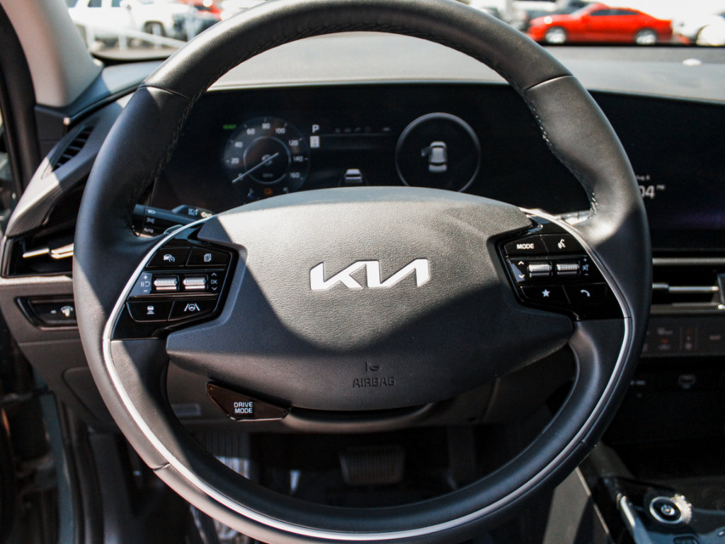 Used 2023 Kia Niro Wind w/ Wind Preserve Package FWD image 12