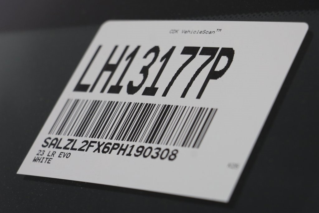 Used 2023 Land Rover Range Rover Evoque R-Dynamic SE image 24