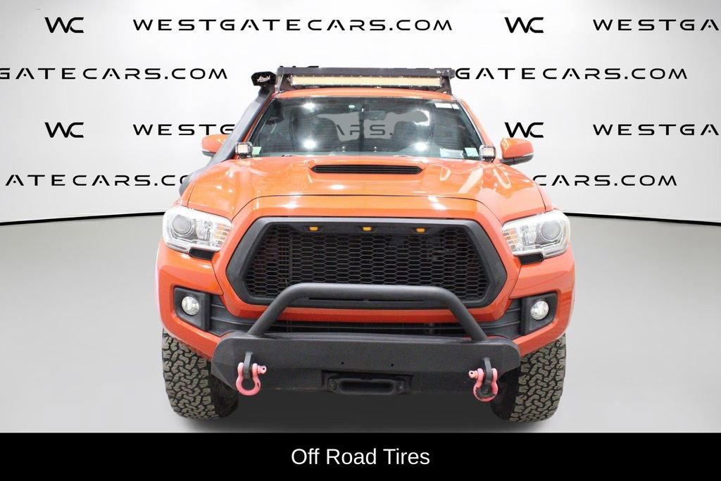 Used 2016 Toyota Tacoma TRD Sport image 4