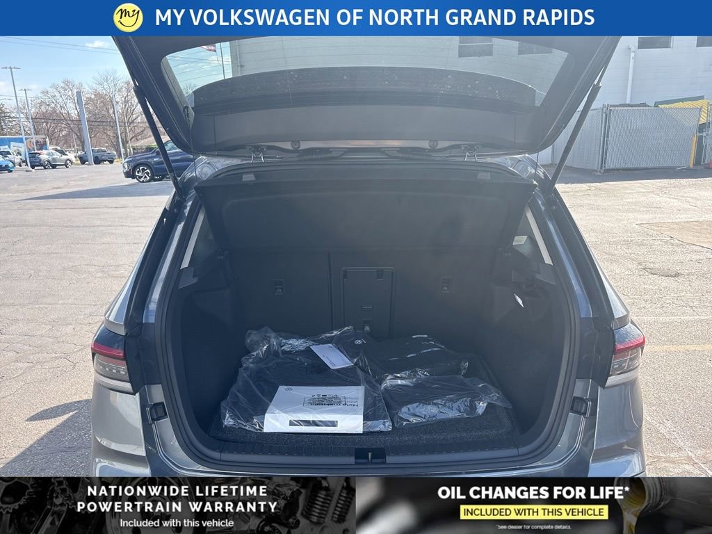 New 2026 Volkswagen Taos SEL image 20