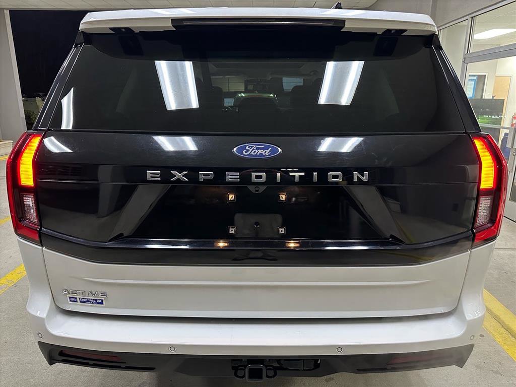 Certified 2025 Ford Expedition Active image 13