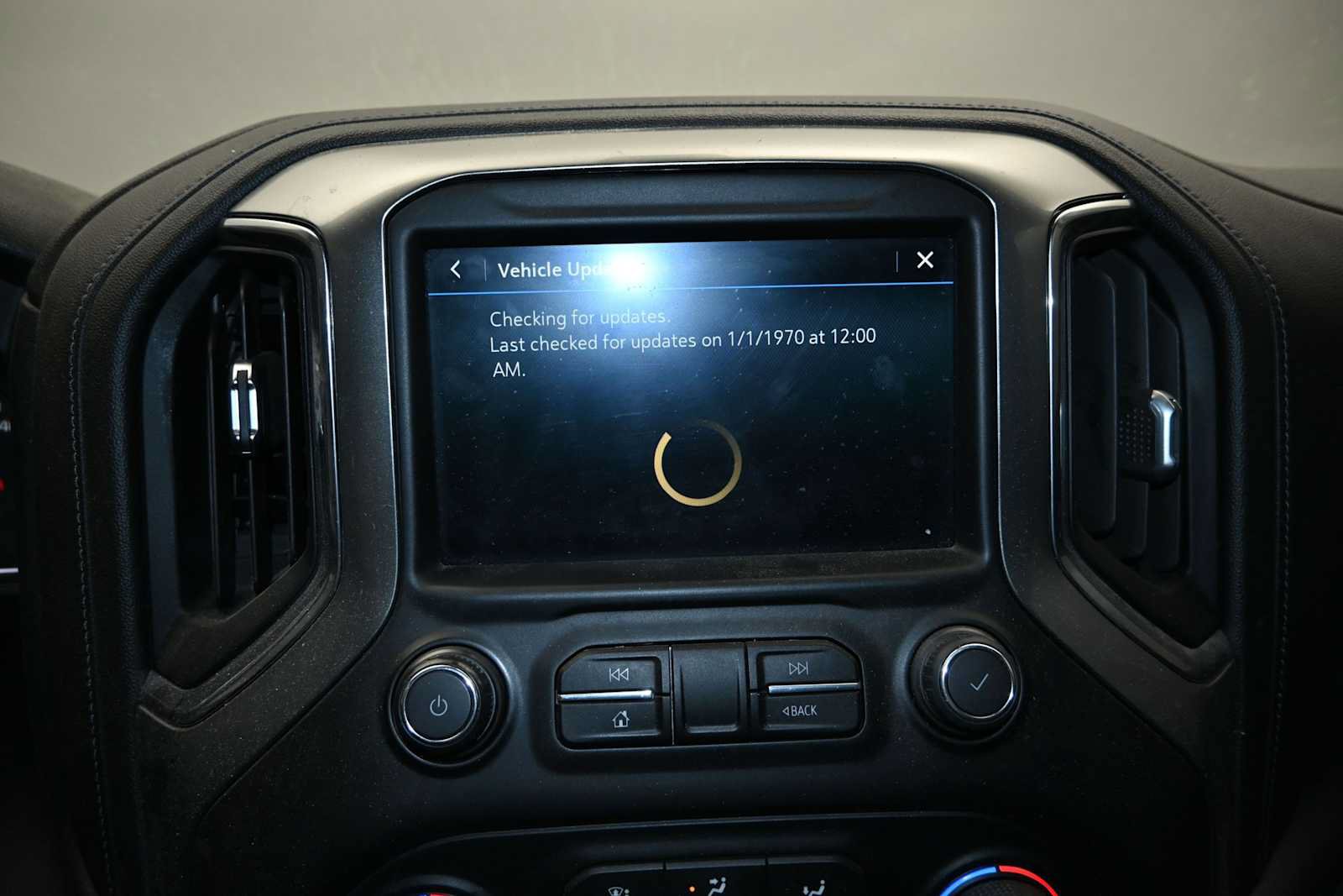 Used 2021 Chevrolet Silverado 1500 LT AWD/4WD image 19