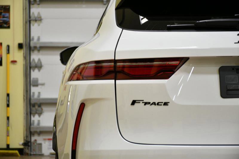 Used 2023 Jaguar F-PACE SVR AWD/4WD image 11