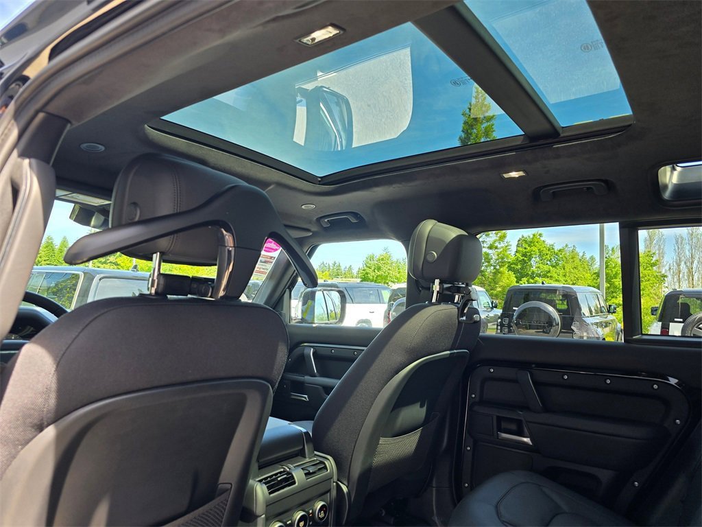 New 2025 Land Rover Defender 110 X image 26