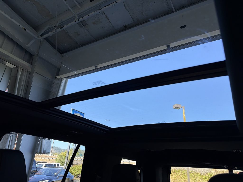 New 2026 Chevrolet Tahoe High Country w/ Sun And Tow Package AWD/4WD image 21