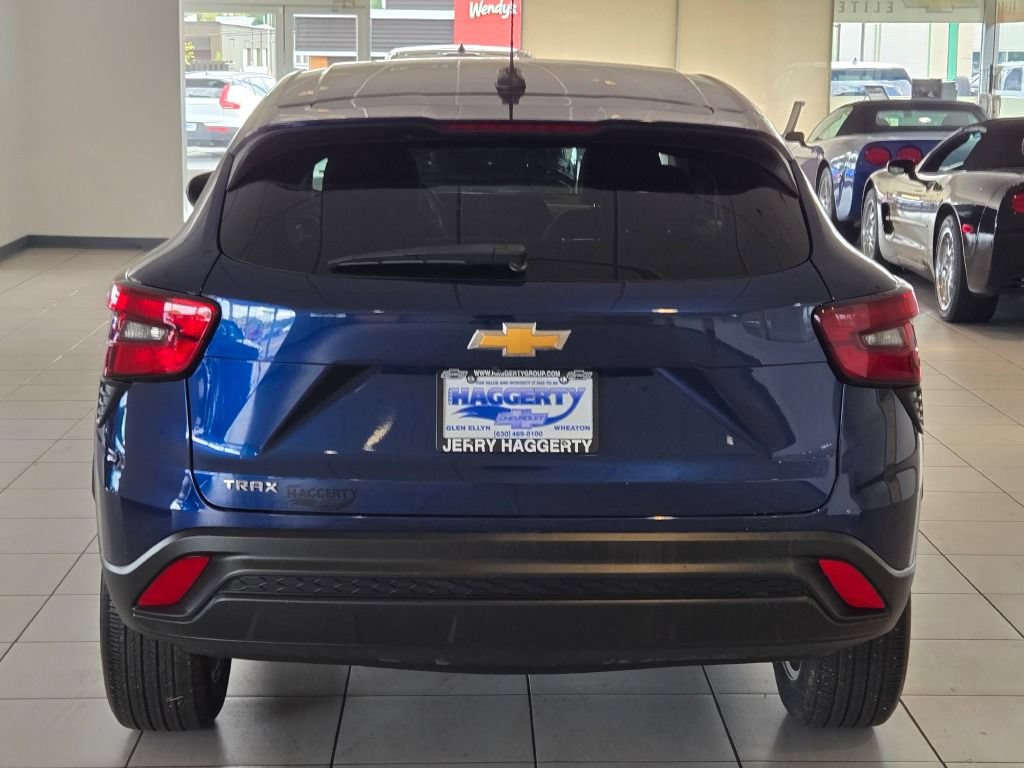 Certified 2024 Chevrolet Trax LS w/ LS Convenience Package FWD image 9