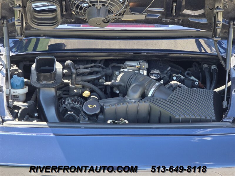 Used 2004 Porsche 911 Carrera RWD image 5