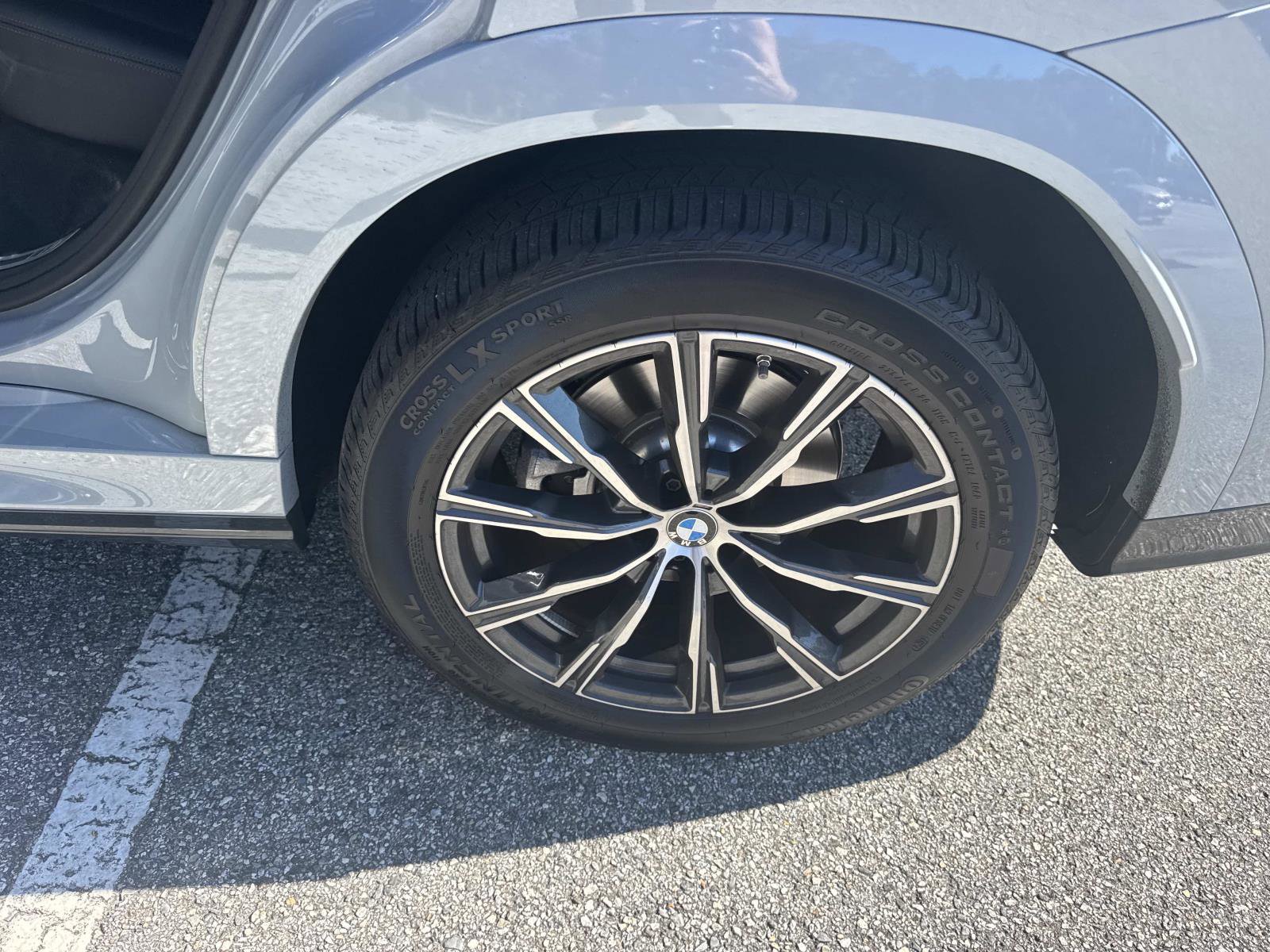 Certified 2025 BMW X6 xDrive40i image 11