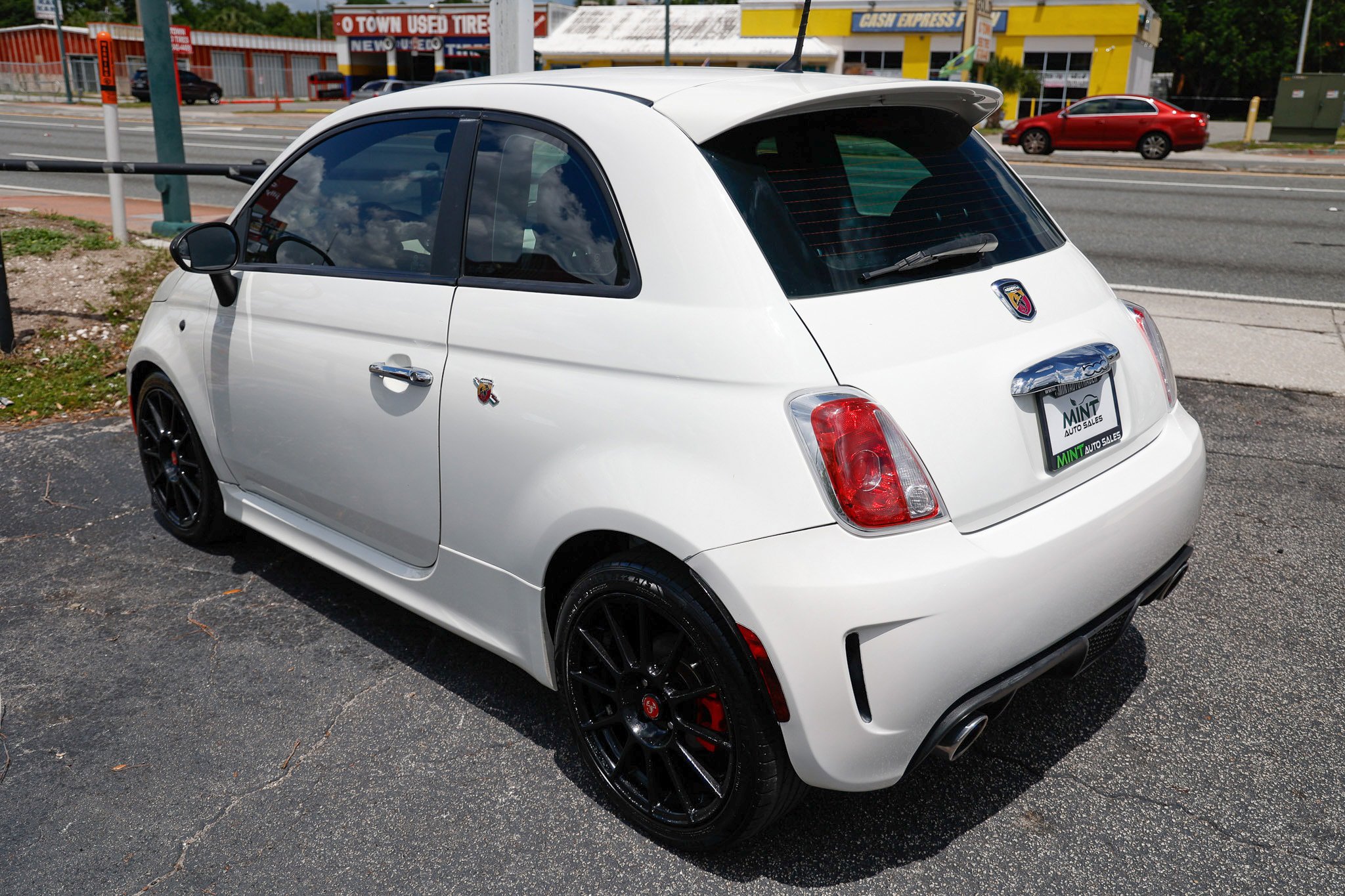 Used 2015 FIAT 500 Abarth FWD image 8