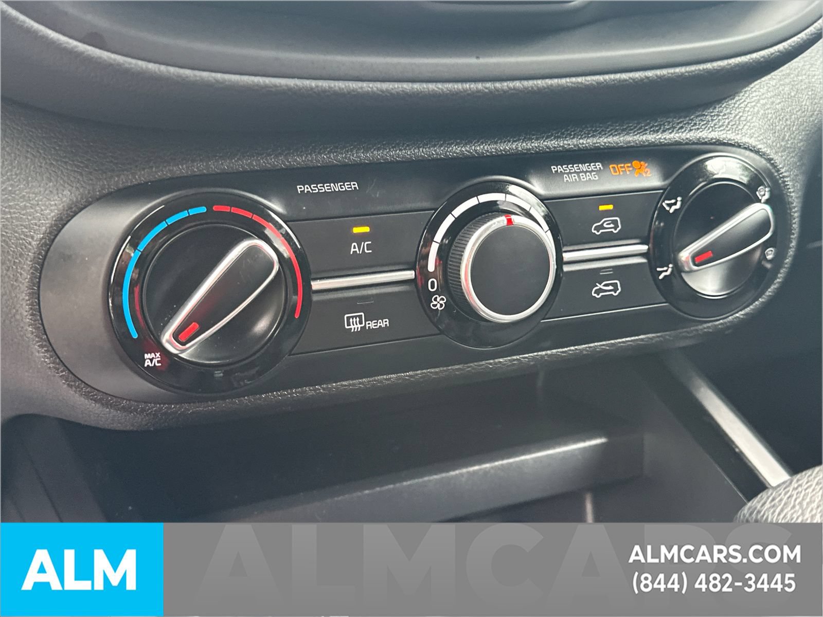 Used 2025 Kia Soul LX w/ LX Technology Package FWD image 33